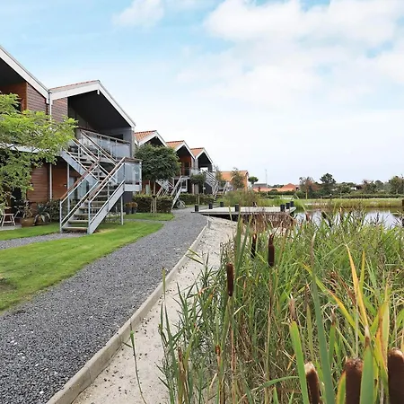 4 Person In Bogense-by Traum